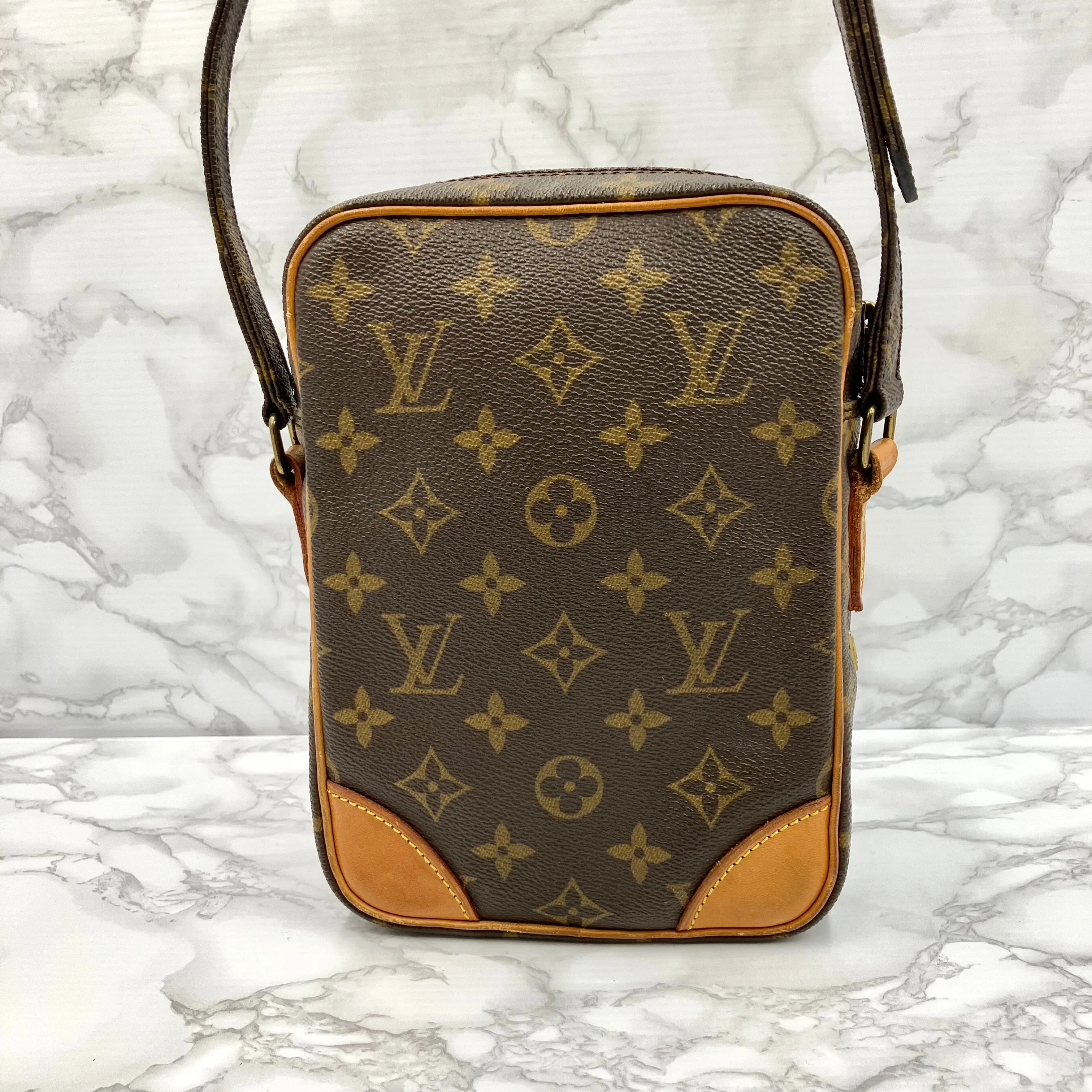 LOUIS VUITTON Amazon