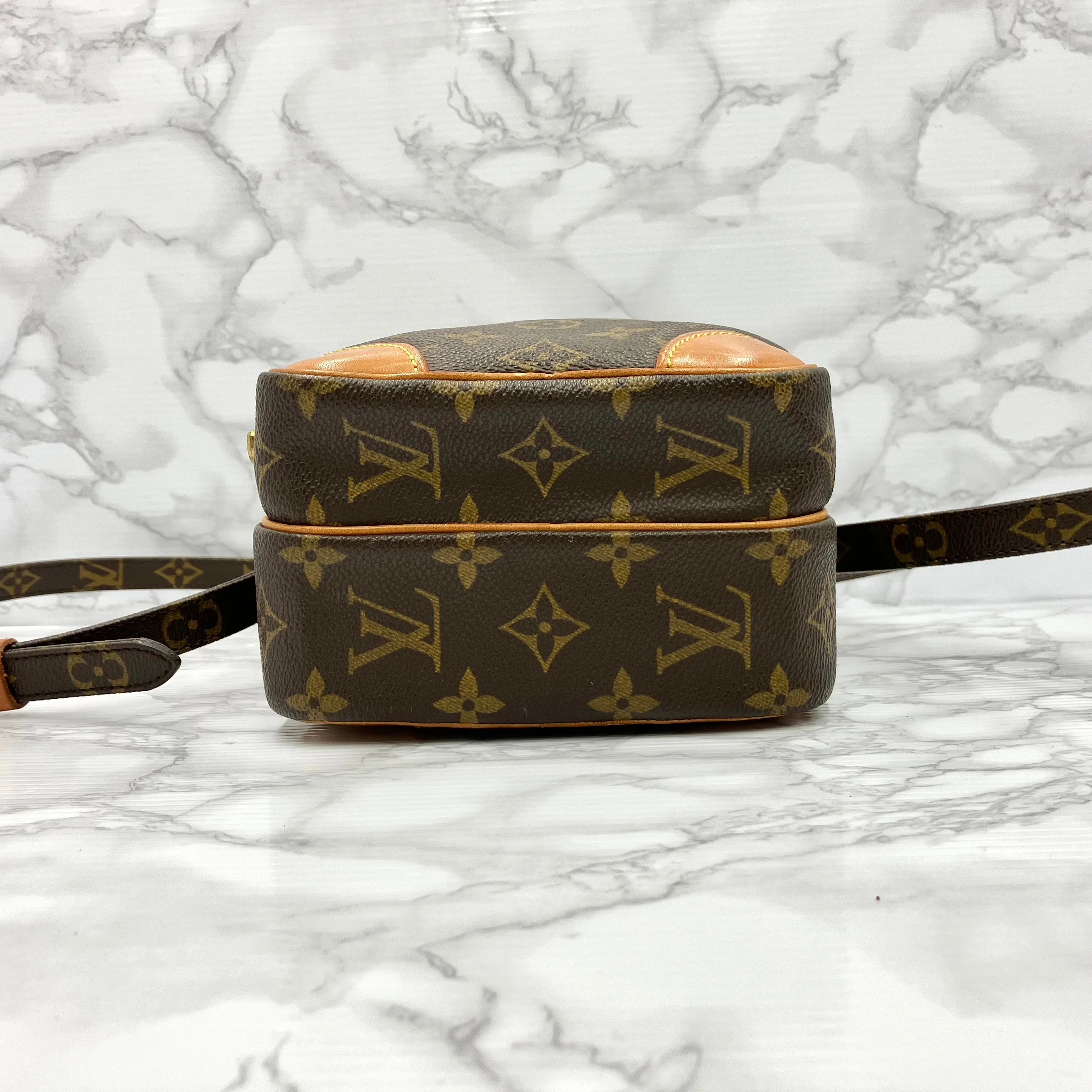 LOUIS VUITTON Amazon