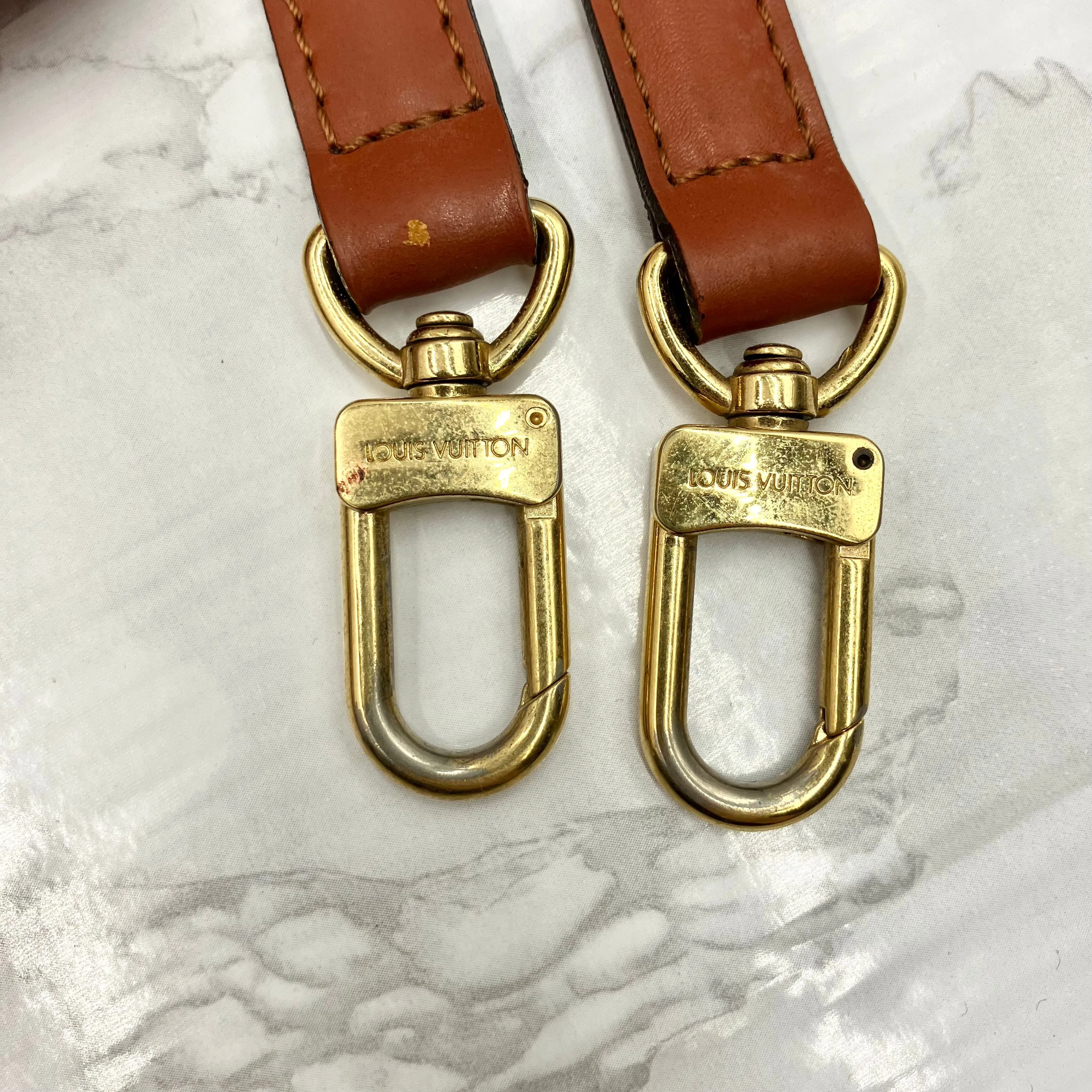 LOUIS VUITTON Epi Alma PM