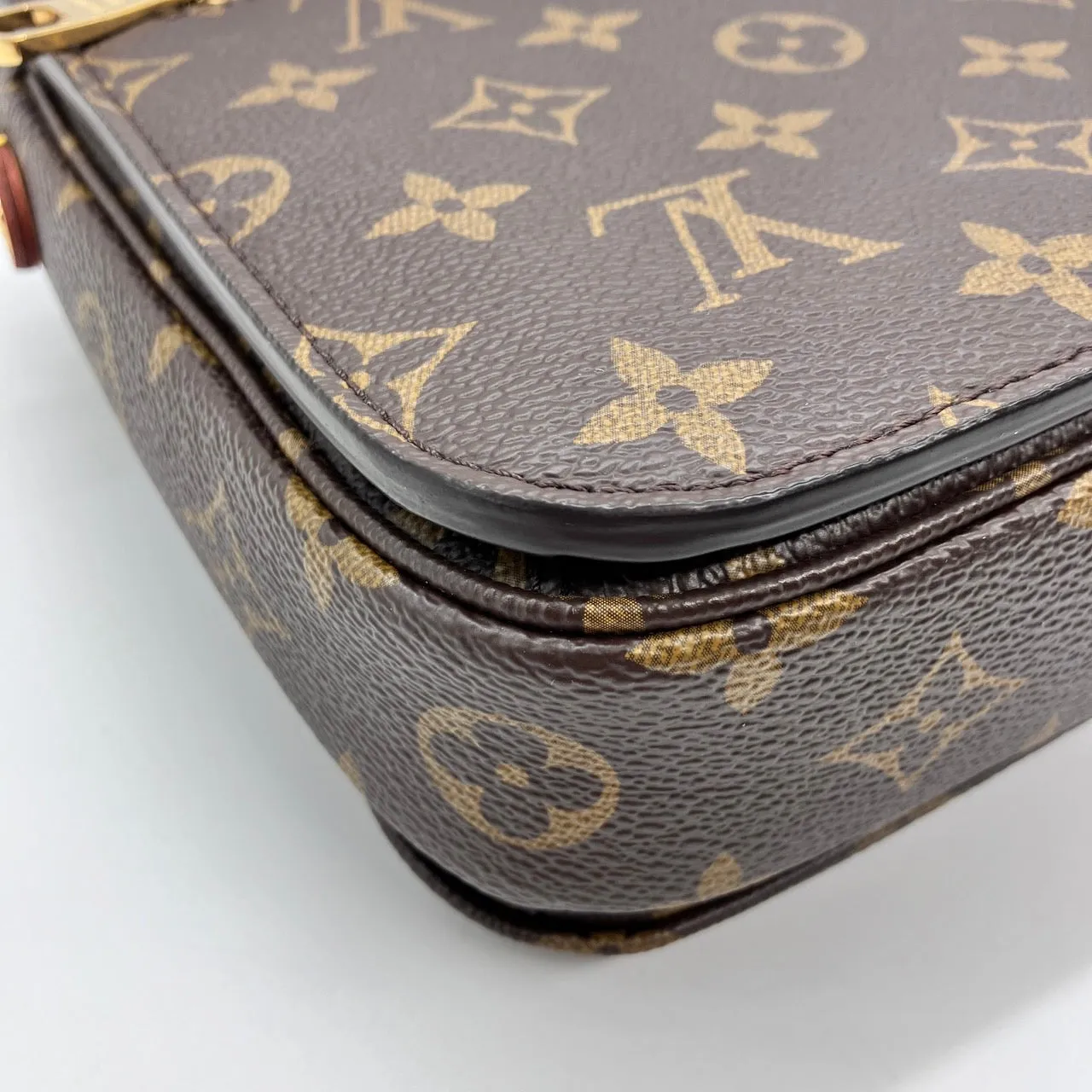 LOUIS VUITTON Monogram Metis