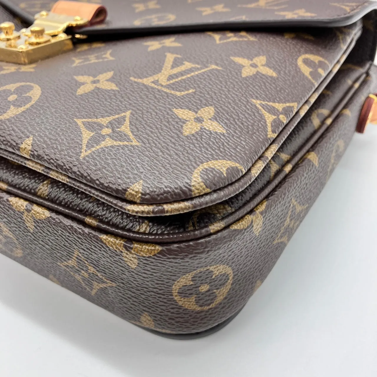 LOUIS VUITTON Monogram Metis