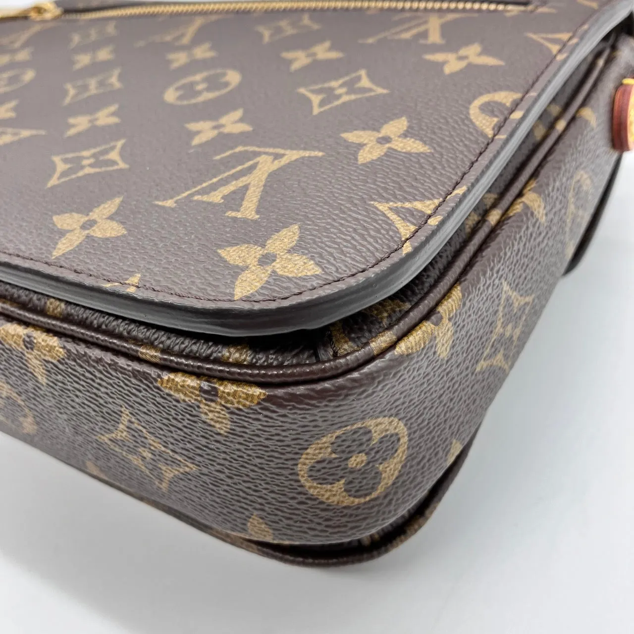 LOUIS VUITTON Monogram Metis