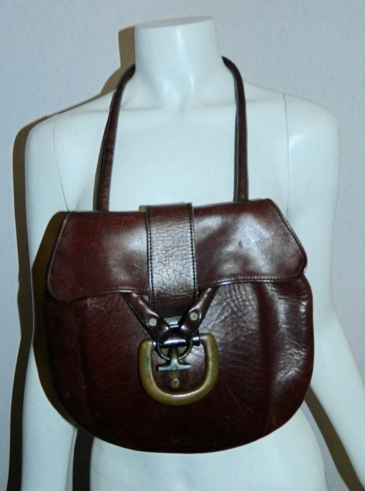 vintage 1970s purse brown leather Bort Carleton shoulder bag brass buckle